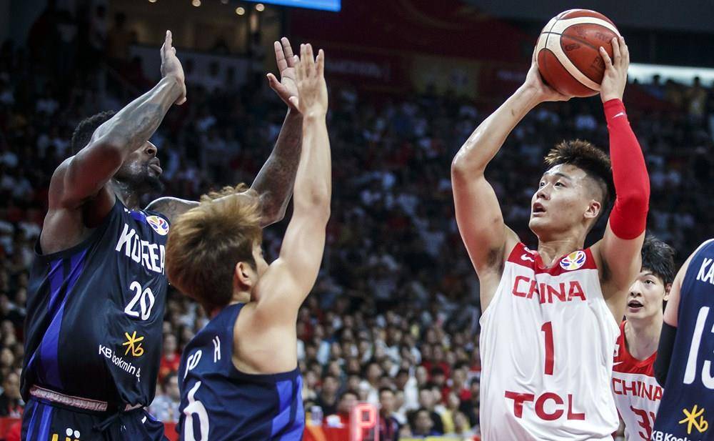 韩国队险胜波兰队，马龙统治全场