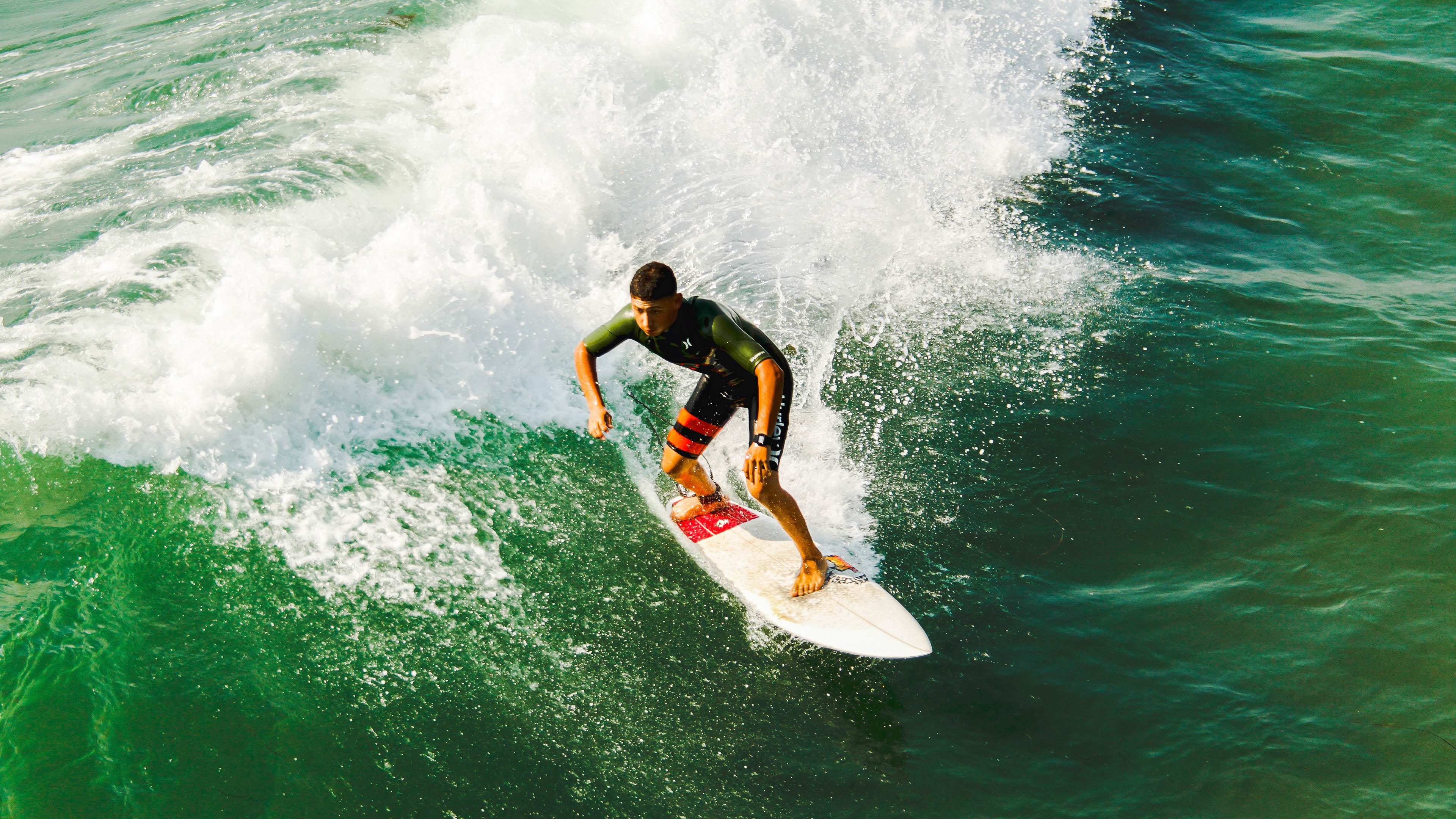 利拉德狂轰45分撕裂防线，老鹰战术铁笼窒息独行侠